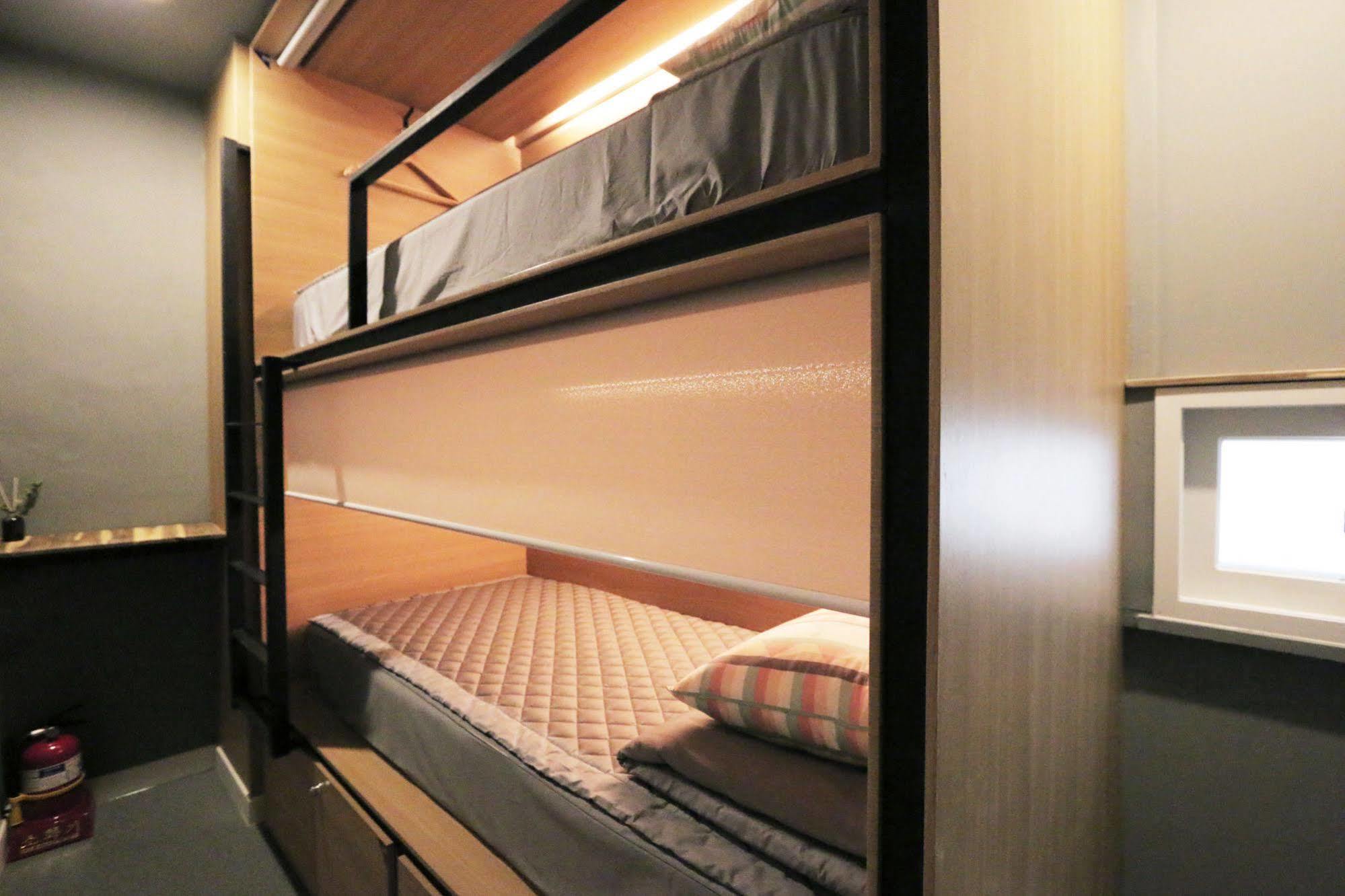 Blueboat Hostel Jeonju Dış mekan fotoğraf