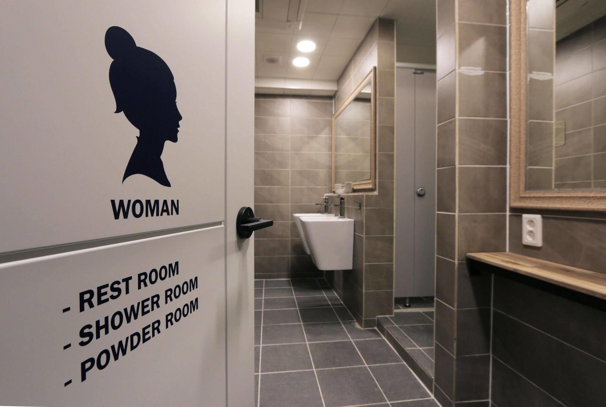 Blueboat Hostel Jeonju Dış mekan fotoğraf