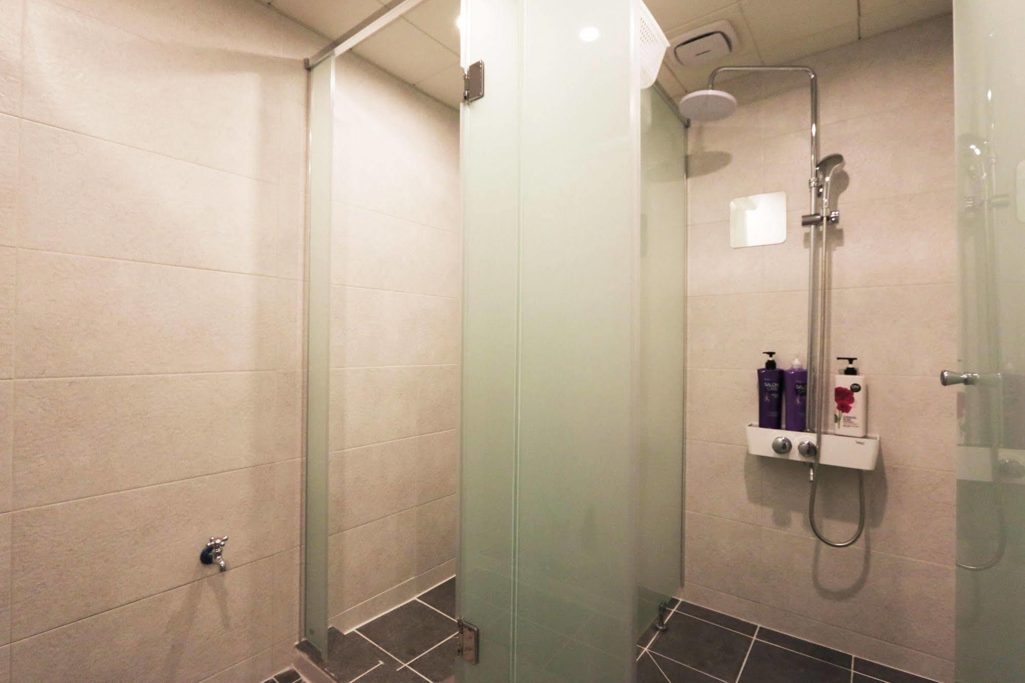 Blueboat Hostel Jeonju Dış mekan fotoğraf