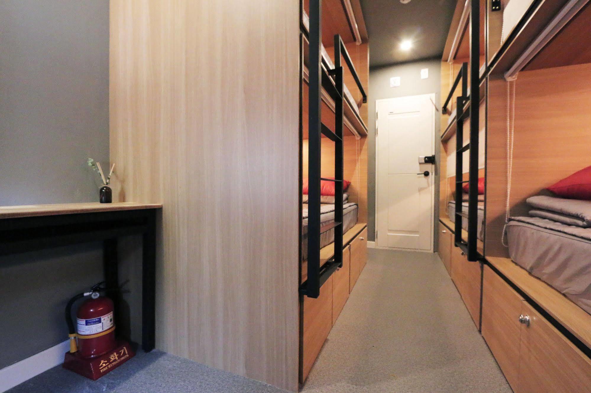 Blueboat Hostel Jeonju Dış mekan fotoğraf