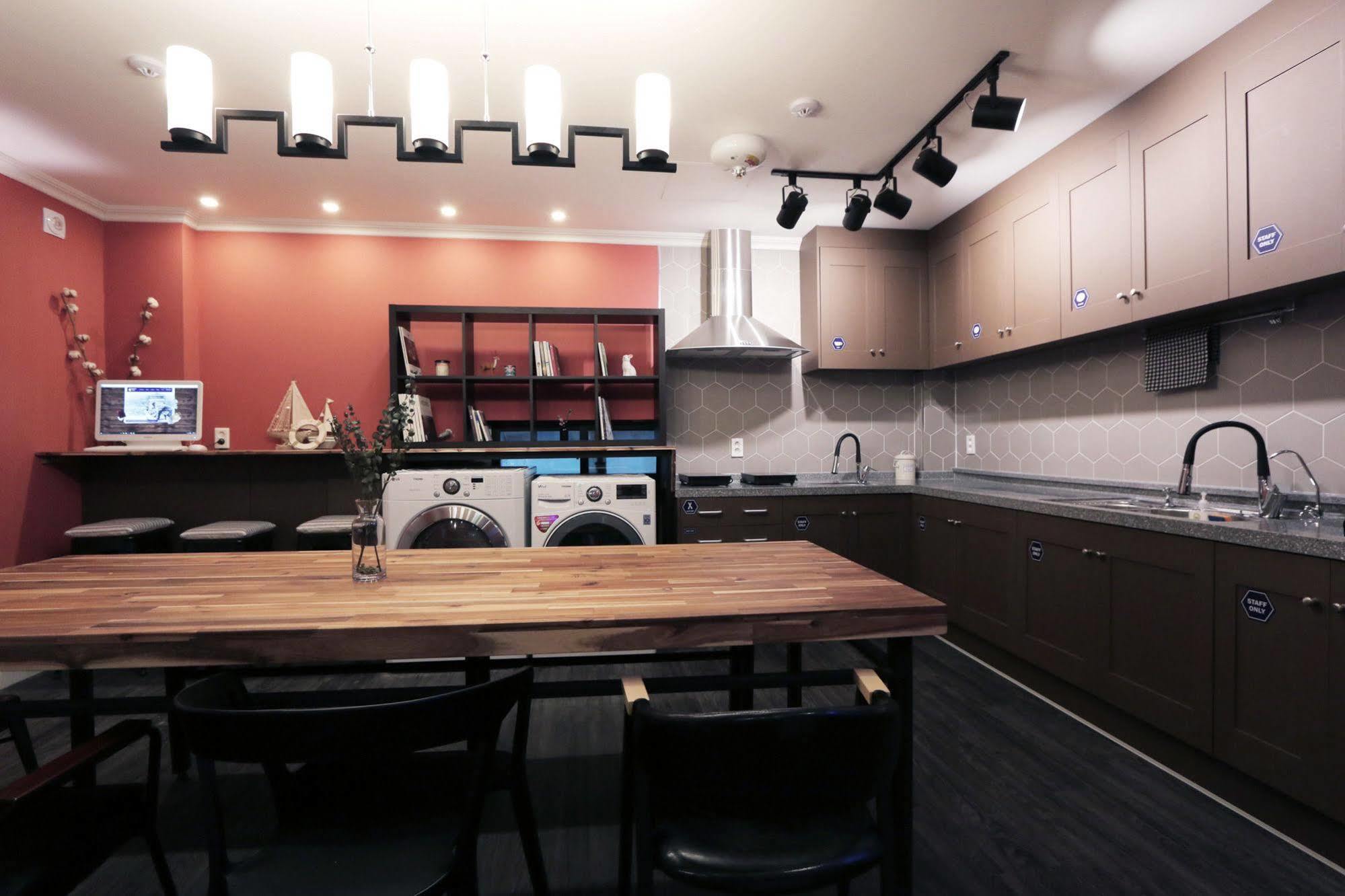Blueboat Hostel Jeonju Dış mekan fotoğraf